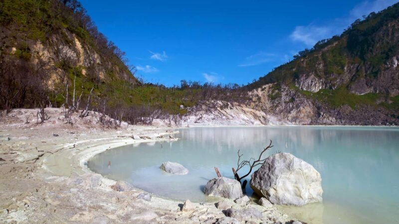 Menjelajahi Keindahan Objek Wisata di Jawa Barat: Destinasi Alam yang Memukau